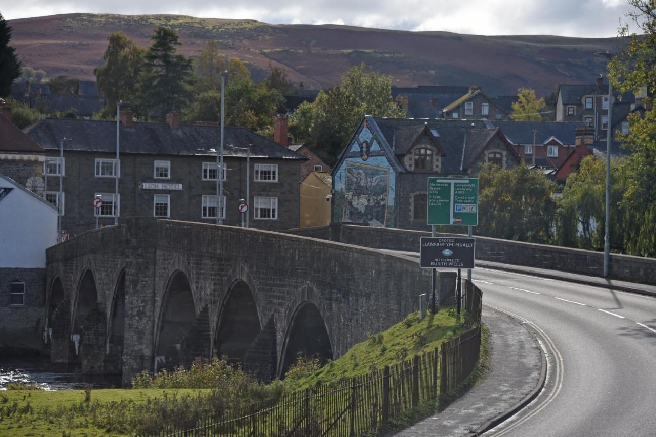 The Llanelwedd Arms Hotel Builth Wells Bagian luar foto