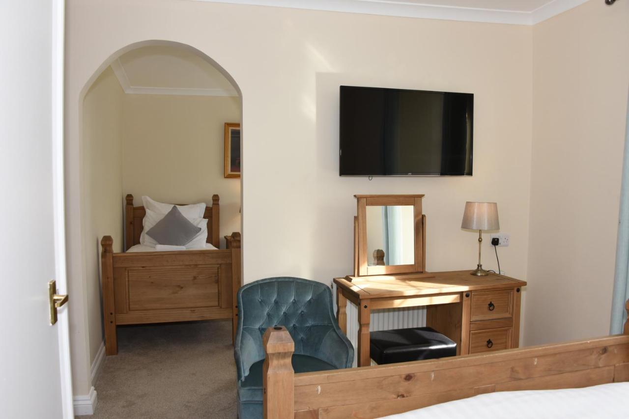 The Llanelwedd Arms Hotel Builth Wells Bagian luar foto