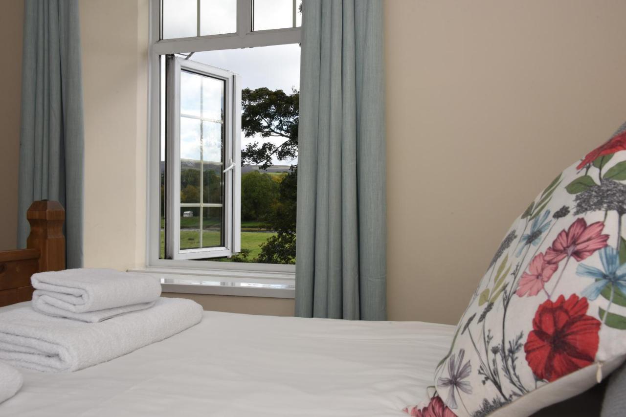 The Llanelwedd Arms Hotel Builth Wells Bagian luar foto