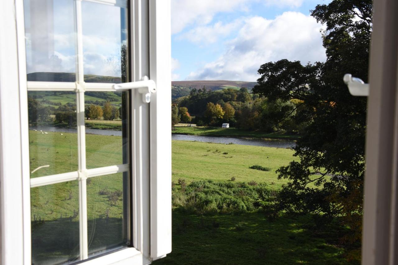 The Llanelwedd Arms Hotel Builth Wells Bagian luar foto